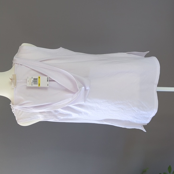 Hooded, sleeveless cowl neck top - Picture 4 of 9